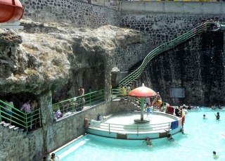  休息区 